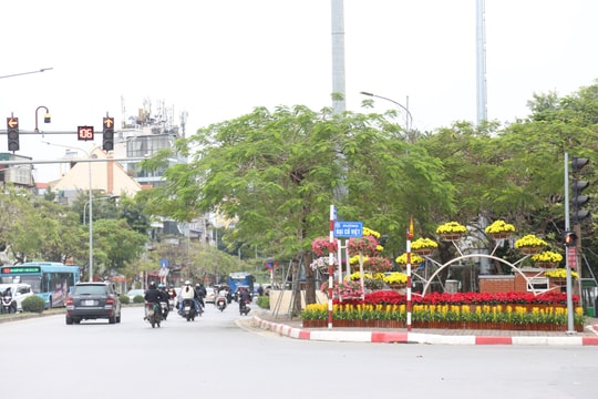 Giao thông Hà Nội ngày thứ 2 của năm mới: Ít phương tiện lưu thông, đường thông thoáng