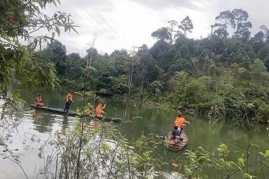 Lật ghe qua sông Nước Xa, một người tử vong