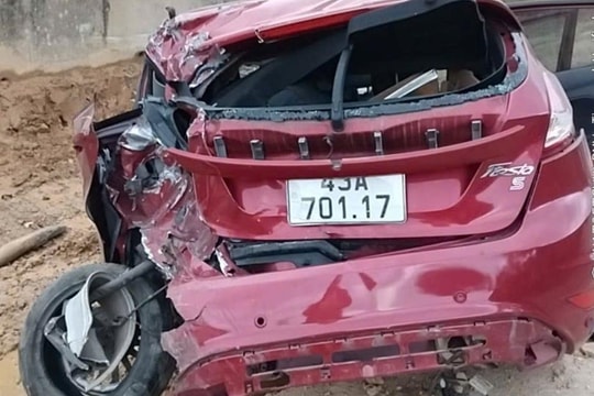 11 ô tô va chạm liên hoàn trên cao tốc La Sơn - Hòa Liên