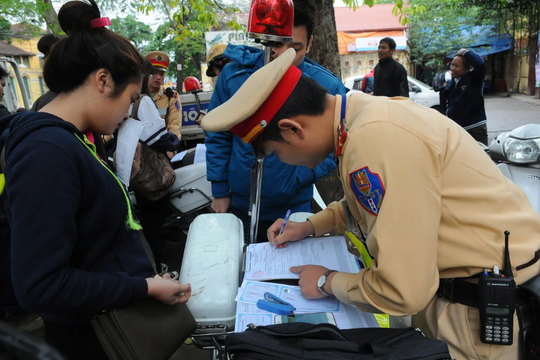 Xử lý hơn 12.000 trường hợp vi phạm trật tự, an toàn giao thông trong ngày 4/1