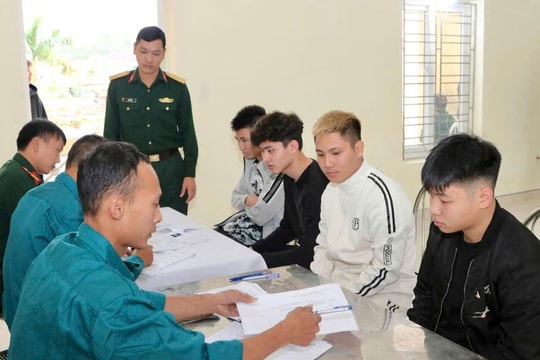 Hải Phòng có hơn 1.500 thanh niên tình nguyện viết đơn nhập ngũ