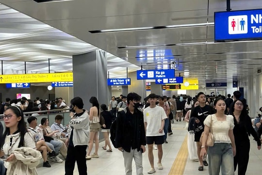 Lượng khách kỷ lục tại sân bay Tân Sơn Nhất kỳ nghỉ Tết Dương lịch