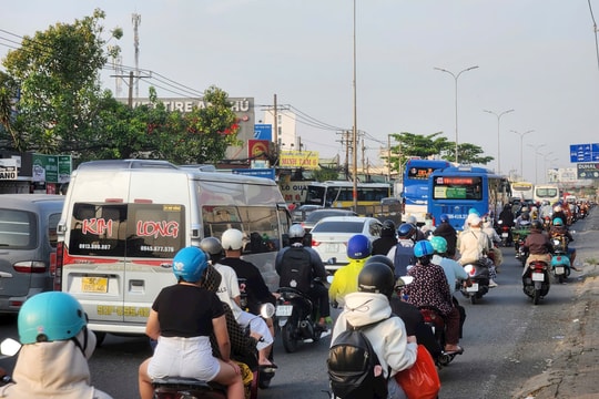 Bất ngờ với giao thông TP.HCM ngày cuối kỳ nghỉ Tết Dương lịch