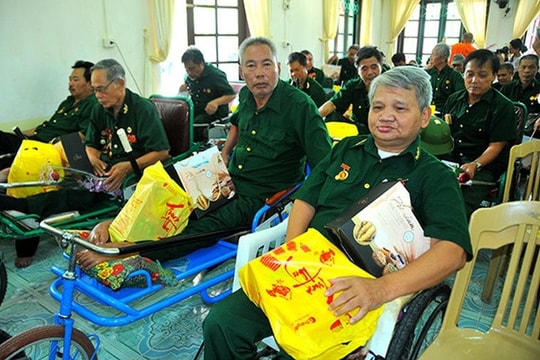 Dành hơn 502 tỷ đồng tặng quà cho người có công nhân dịp Tết 2026