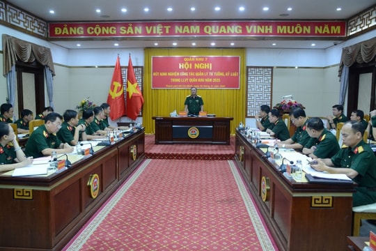 Quân khu 7 tổ chức Hội nghị rút kinh nghiệm về công tác tư tưởng, kỷ luật trong LLVT Quân khu
