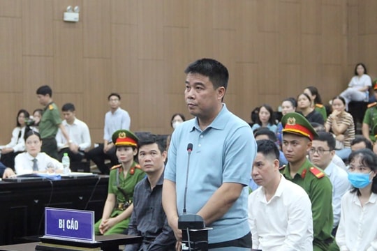 Sáng nay, Nguyễn Văn Hậu cùng loạt cựu cán bộ tỉnh Khánh Hòa hầu tòa