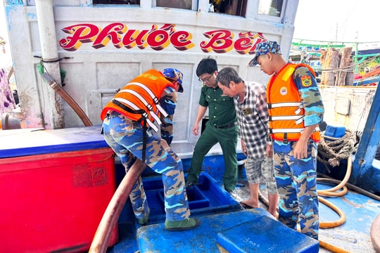 Phát hiện tàu vận chuyển hơn 100.000 lít dầu trái phép trên biển