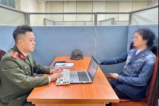 Xử phạt “Truyền nhân Lạc Long Quân” dùng AI tạo clip trăn khổng lồ trên hồ Hoàn Kiếm