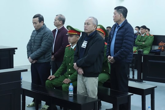 Hai cựu lãnh đạo Ban QLDA tỉnh Đắk Lắk cùng lĩnh án 8 năm tù vì nhận hối lộ