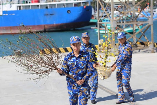 Tết đến sớm với quân và dân Vùng 5 Hải quân