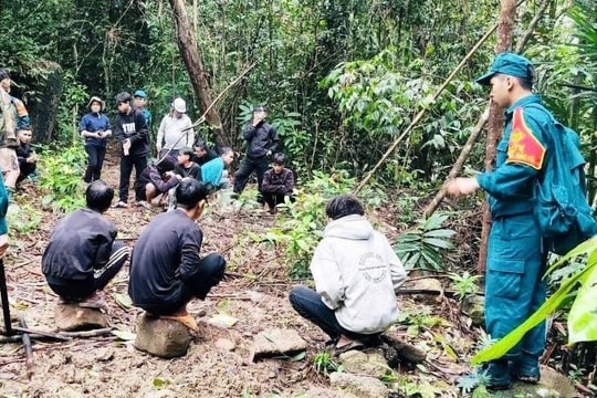Phát hiện, ngăn chặn nhóm khai thác vàng trái phép