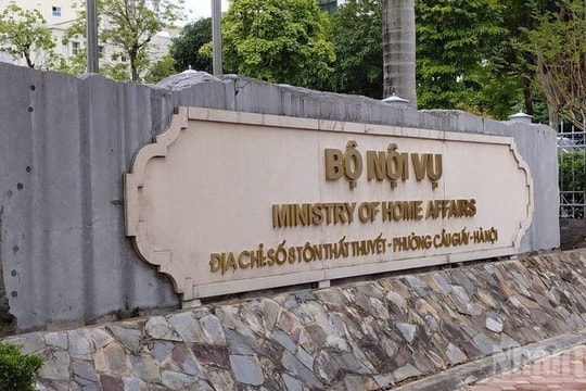 Bộ Nội vụ: Tiếp tục sắp xếp giáo dục, y tế; đề xuất điều chỉnh tiền lương, phụ cấp từ năm 2026