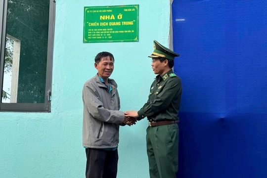 Khánh thành, bàn giao nhà cho người dân vùng lũ tỉnh Đắk Lắk