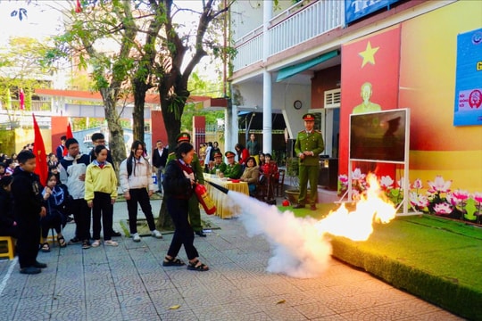 Lan tỏa ý thức pháp luật từ ghế nhà trường