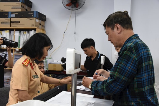 TP.HCM: Mức lệ phí mới đăng ký, cấp biển số phương tiện giao thông