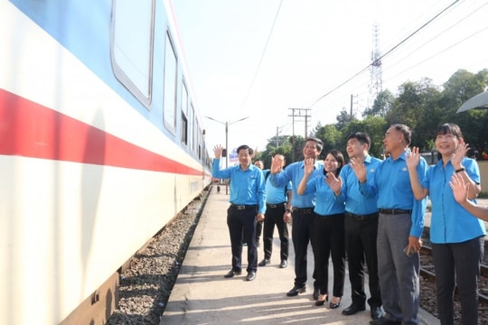 Người lao động có hoàn cảnh khó khăn sẽ được hỗ trợ phương tiện về quê đón Tết
