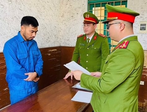 Bắt tạm giam nguyên Giám đốc ngân hàng chiếm đoạt hàng tỷ đồng