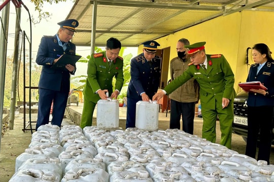 Lào Cai thu giữ hơn 2.200 lít rượu không rõ xuất xứ