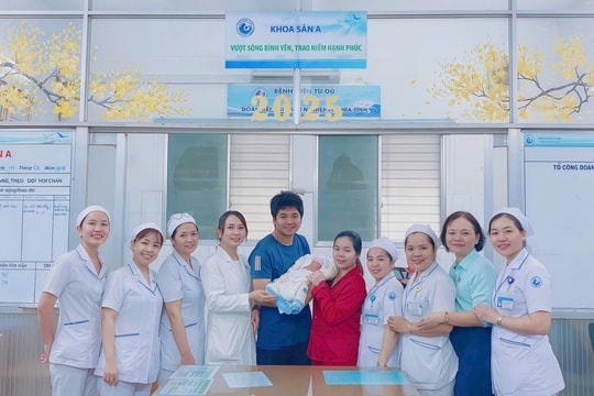 Cứu sống trẻ sơ sinh từ ca song thai hiếm gặp