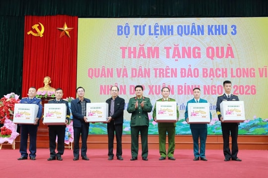 Quân khu 3 thăm, kiểm tra và tặng quà quân dân đảo Bạch Long Vĩ dịp Tết Bính Ngọ 2026