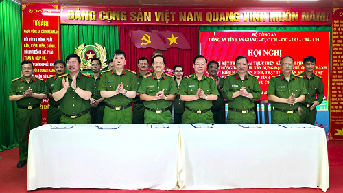 Công an tỉnh An Giang ký kết phối hợp với các Cục nghiệp vụ của Bộ Công an