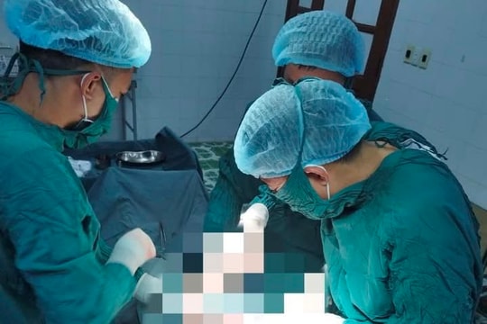 Cứu ngư dân bị thủng dạ dày tại đảo Bạch Long Vĩ