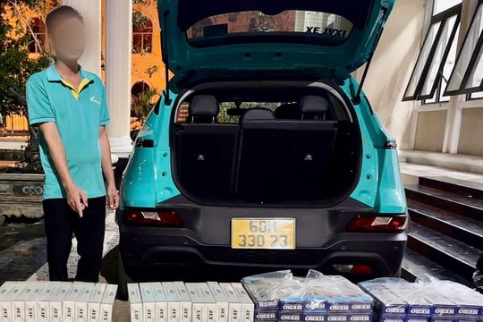 Chặn xe dịch vụ trên Quốc lộ 22, phát hiện 200 cây thuốc lá lậu