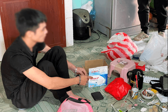 Bắt nhóm đối tượng sử dụng và mua bán ma túy