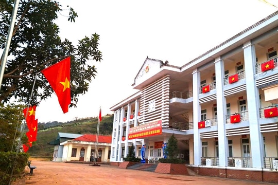 Người dân xã biên giới Lóng Sập hướng về Đại hội XIV của Đảng