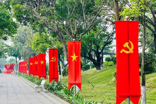 Gia Lai rực rỡ cờ hoa hướng về Đại hội XIV của Đảng
