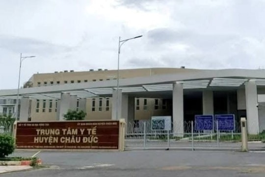 Sở Y tế TP.HCM vào cuộc vụ sản phụ sinh con trên taxi