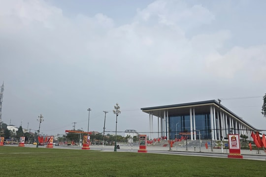 Lào Cai rực rỡ cờ hoa, gửi trọn niềm tin vào Đại hội XIV của Đảng