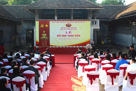 Lễ kết nạp đảng viên tại Di tích lịch sử Nhà tù Sơn La