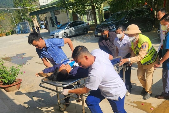 Hai vợ chồng bị thương nặng sau tai nạn trên quốc lộ