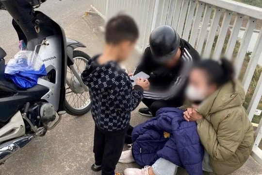 Kịp thời ngăn chặn người phụ nữ cùng con trai nhảy cầu Bính