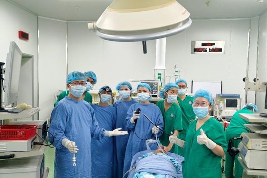 Cứu sống bệnh nhi 7 tuổi bị dị vật đường hô hấp do hóc đầu bút