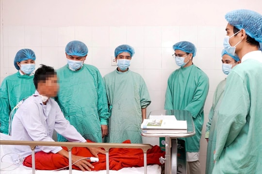 Cắt hai thận gần 10kg, ghép thận thành công trong một ca mổ