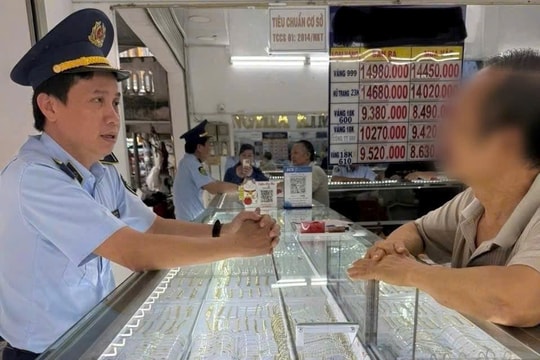 Xử phạt hai cơ sở kinh doanh vàng trang sức giả nhãn hiệu Chanel