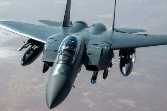 Mỹ điều thêm tiêm kích, tàu sân bay tới Trung Đông