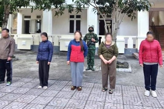 Khởi tố 5 đối tượng mua bán người xuyên biên giới