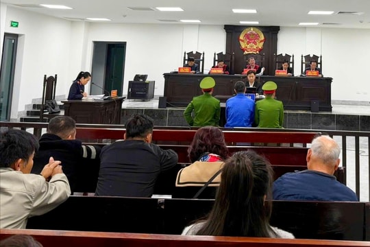 Đâm vợ hờ trọng thương rồi tự sát bất thành