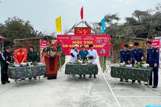 Mang những món quà, hương vị Tết đến với quân và dân Bạch Long Vĩ