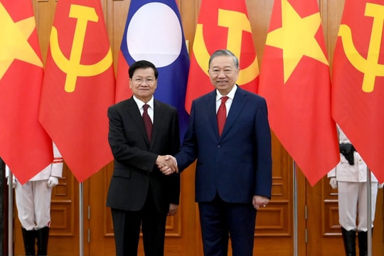 Củng cố nền tảng chính trị vững chắc, đưa quan hệ Việt - Lào ngày càng đi vào chiều sâu