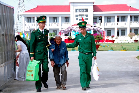 Cần Thơ: Ấm áp Chương trình "Xuân Biên phòng ấm lòng dân bản"