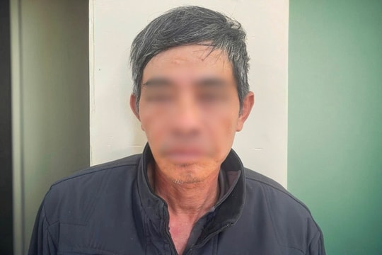 Tạm giữ đối tượng nhờ bé gái đấm lưng rồi xâm hại