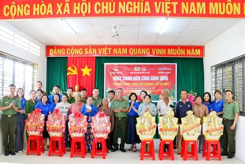 Tuổi trẻ Công an tỉnh An Giang tổ chức nhiều hoạt động chào mừng thành công Đại hội Đảng