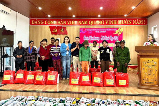 Hơn 335 tỷ đồng chăm lo người có công, đối tượng khó khăn dịp Tết nguyên đán