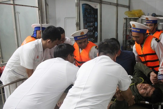 Cấp cứu ngư dân bị giảm áp nặng khi lặn khai thác hải sản tại quần đảo Trường Sa