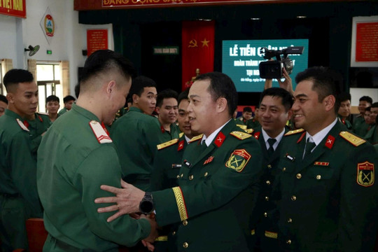 Gần 400 quân nhân Đà Nẵng xuất ngũ về địa phương
