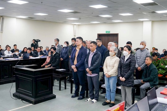 Cựu Viện trưởng Viện Y dược học TP.HCM hầu tòa vì nhận hối lộ 47 tỷ đồng